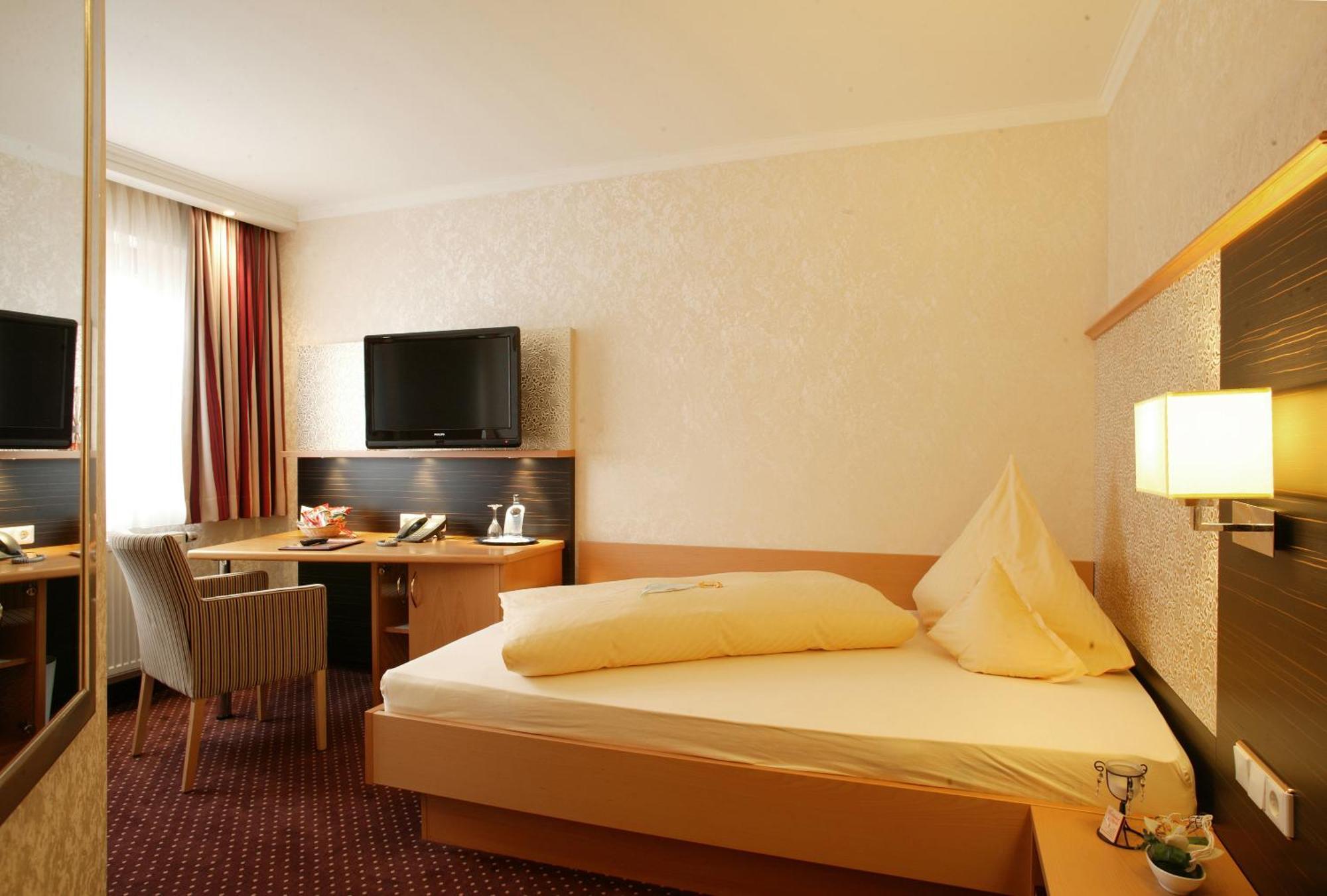 Forellenhof Roessle Hotel & Restaurant Lichtenstein  Экстерьер фото